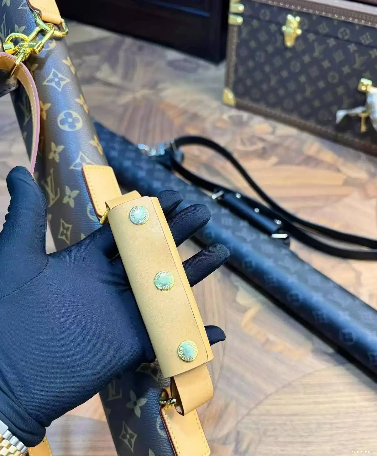 LV STICK COVER BILLIARD CUE 0602